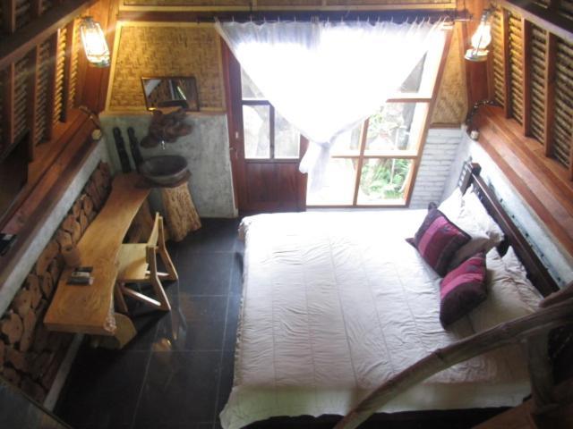 Bale Jukung Bed & Breakfast Tanjung  Exterior photo