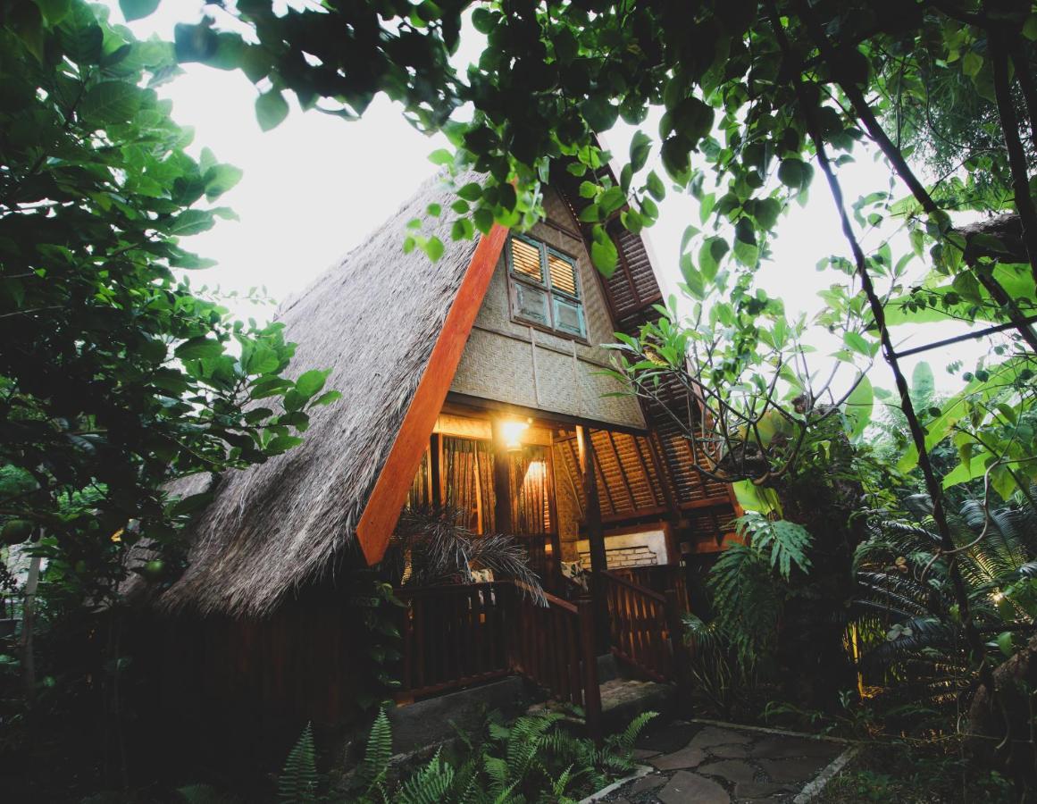 Bale Jukung Bed & Breakfast Tanjung  Exterior photo