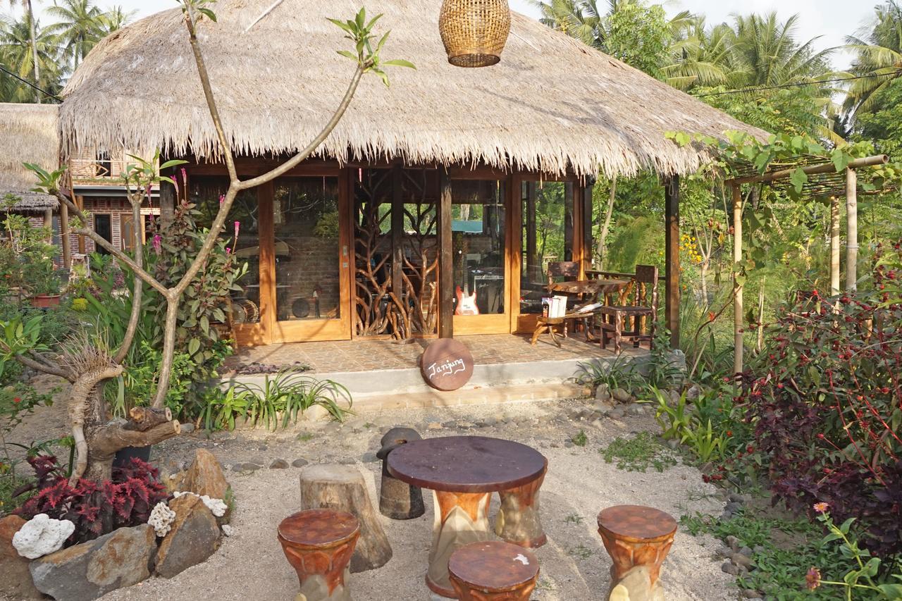 Bale Jukung Bed & Breakfast Tanjung  Exterior photo