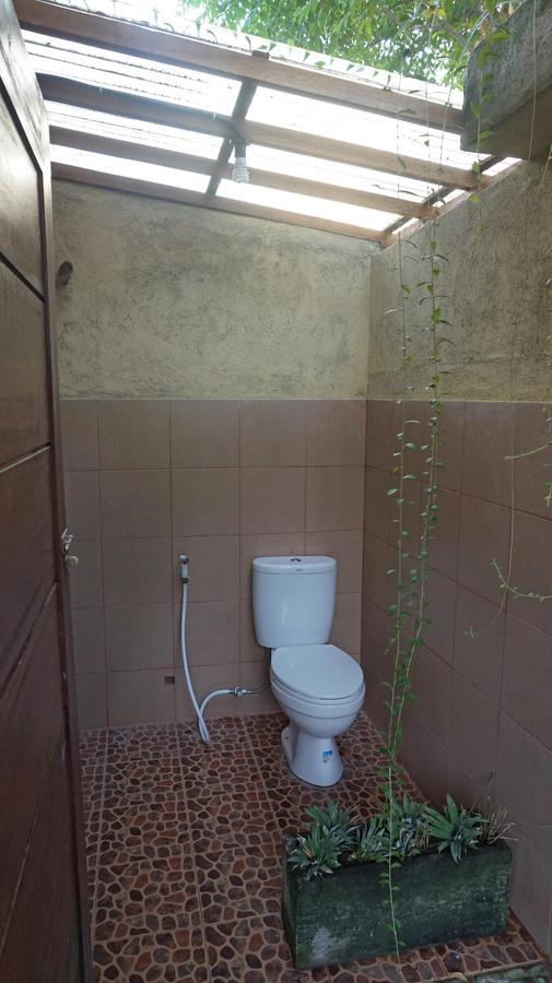 Bale Jukung Bed & Breakfast Tanjung  Exterior photo